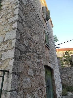 Erwecken Sie das Steinhaus zu neuem Leben