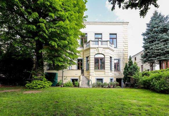 Blick auf das Vorderhaus