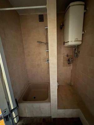 Badezimmer Dusche.JPG