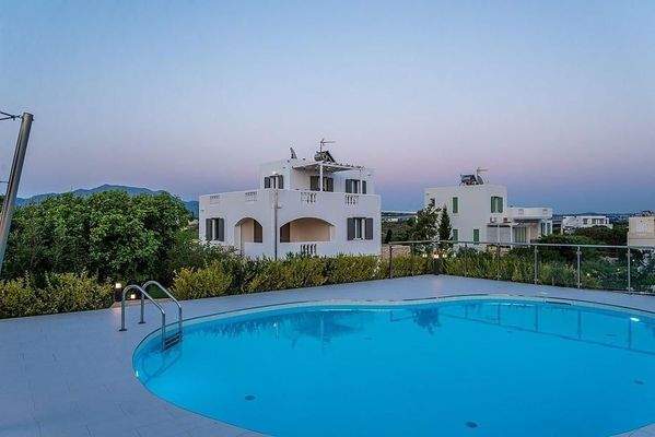 Kreta, Tersanas: Luxusvilla mit unschlagbarer Aussicht in ruhiger Lage zu verkaufen