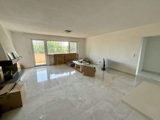 Lichtdurchfluteter Wohn-/Essbereich