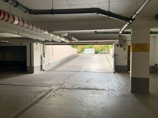 Tiefgaragenabfahrt