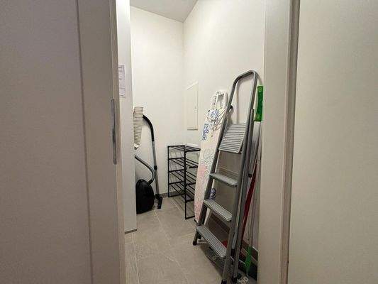 Abstellraum mit Waschmaschine