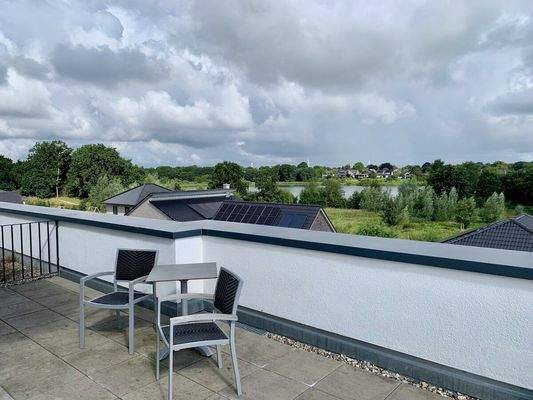 9) Dachterrasse mit Seeblick