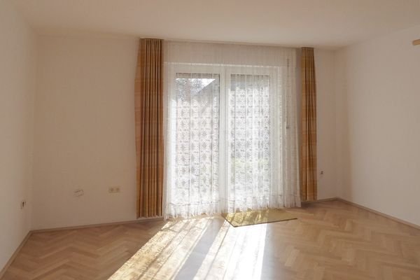 Wohnzimmer im Altbau (EG)