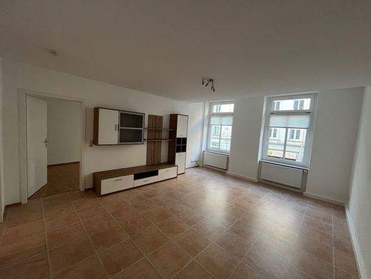 Geräumiges Wohnzimmer