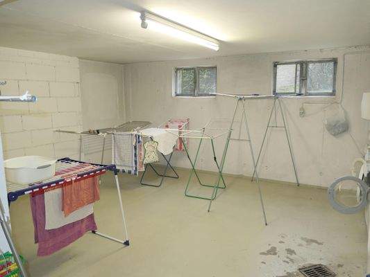 großzügiger Wasch- und ...