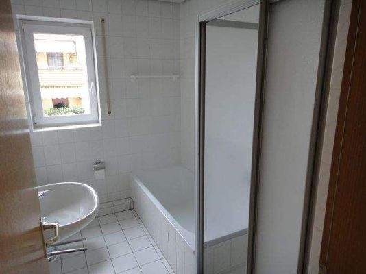 Bad, Wanne, Dusche, WC, WB