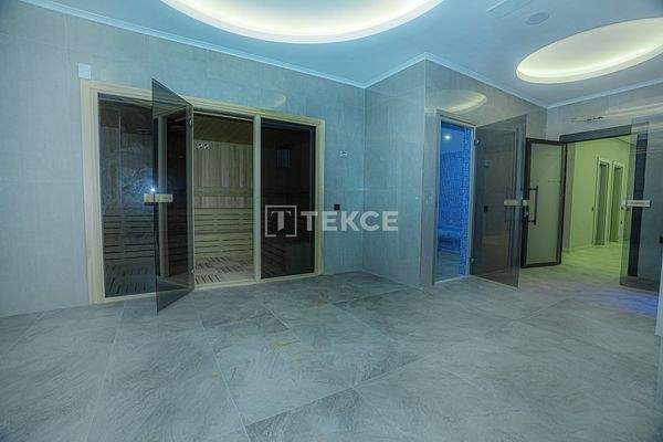 Magnificent Real Estate Within Walking Distance to the Beach in Alanya