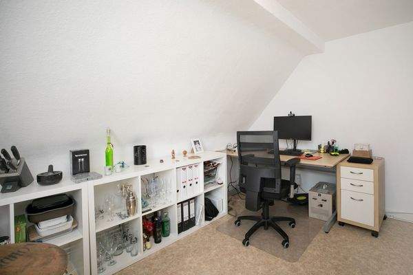 Küche und Arbeitsbereich DG