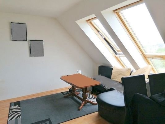 DG, Wohnzimmer mit Laminat