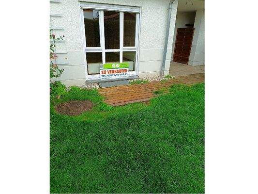 Garten - Blick zur Terrasse 2