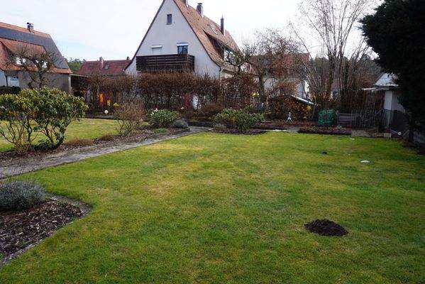 Gepflegter, großer Garten