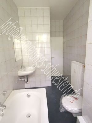 Tageslicht Bad mit Wanne