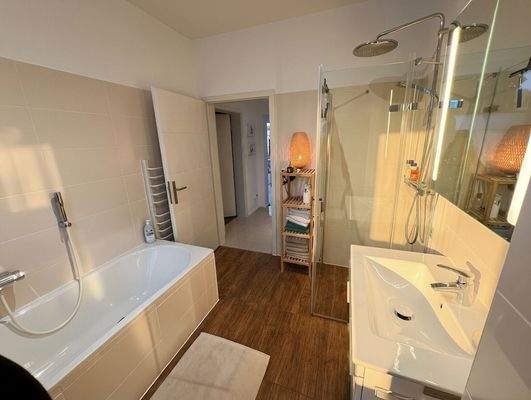 Badezimmer im Erdgeschoss