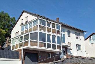 Straßenansicht vom Haus.jpg
