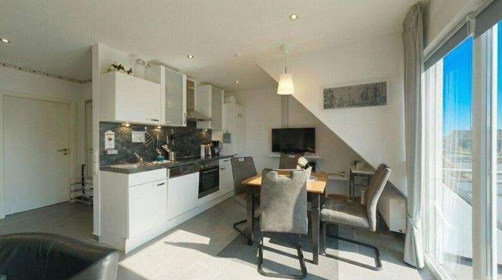 Küche mit Essbereich