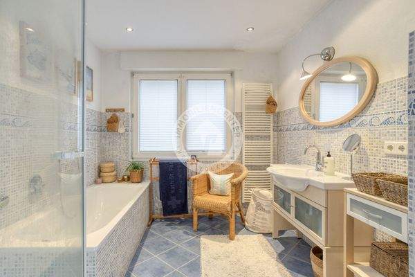 Badezimmer Hauptwohnung