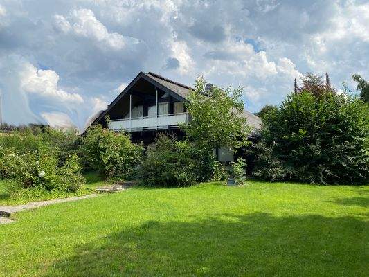 parkähnlich, eingewachsen, außergewöhnlich privat 