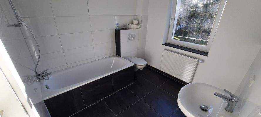 #11 Wohnung Hofseite Bad.jpg