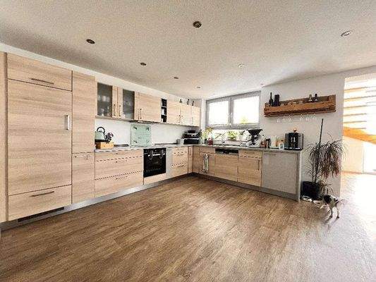 Große, offene Wohnküche