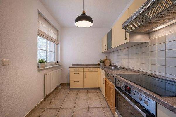 200-8903_Küche-2_dekoriert