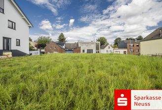 Großes Baugrundstück