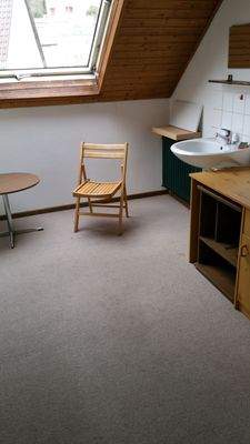 Zimmer möbliert-2.jpg