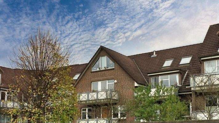 Wohnung mit Balkon, Tiefgaragenstellplatz