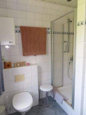 Badezimmer im DG