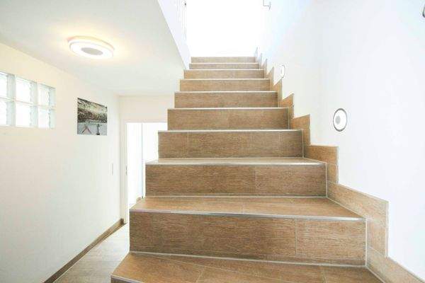 Treppenaufgang (Neubau)