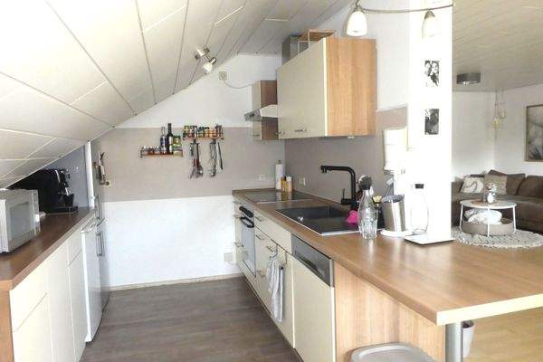 Küche mit Einbauküche