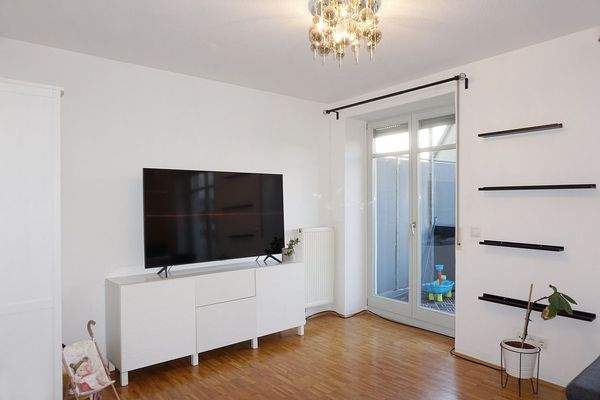 ... weitere Ansicht Wohnbereich ...