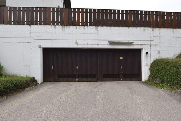 Tiefgarage Ein und Ausfahrt