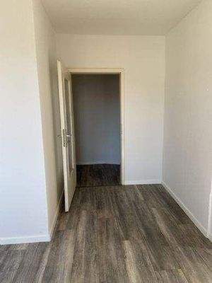 Wohnzimmer mit Blick zum Flur