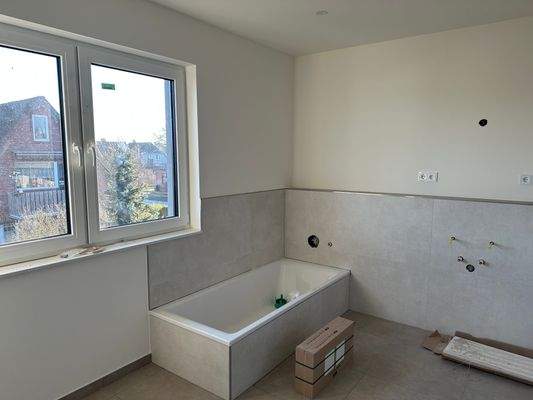 Vollbad mit Fenster DG