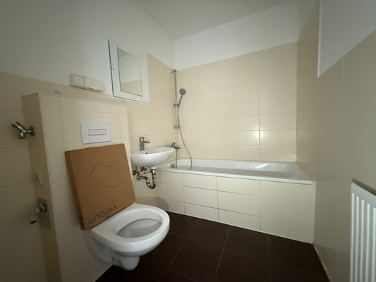 Badezimmer mit Wanne