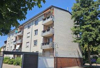 Südostseite mit Hofeinfahrt