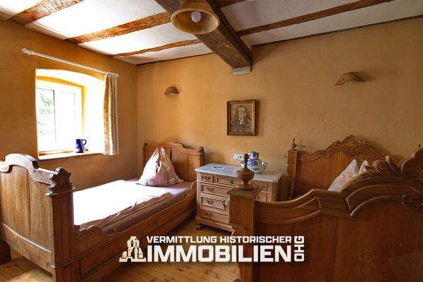 landhaus-eifel-alleinlage-gesindehaus-og-schlafen