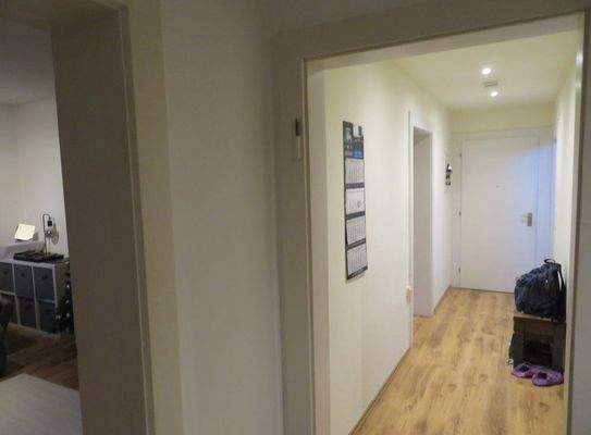 20-Blick von Essen-Arbeiten zum Flur+teilweise Woh