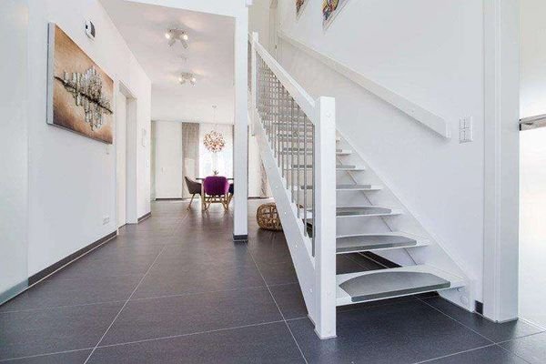 Flur und Treppe 2