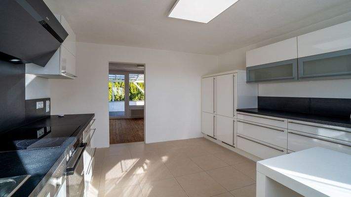 Küche mit atraktiver Einbauküche