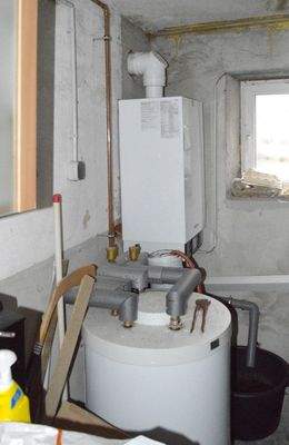 Gastherme - Warmwasser - Nebengebäude