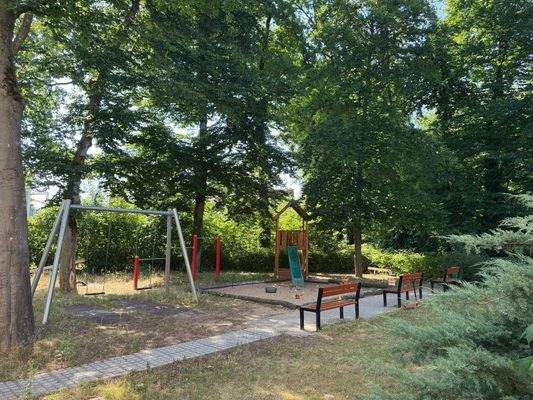 Spielplatz am Grundstück 