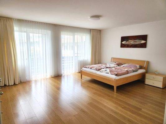 Schlafzimmer 1