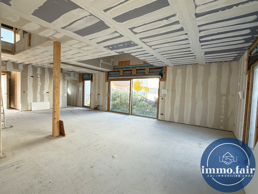 Wohnzimmer/ Küche / Essen 