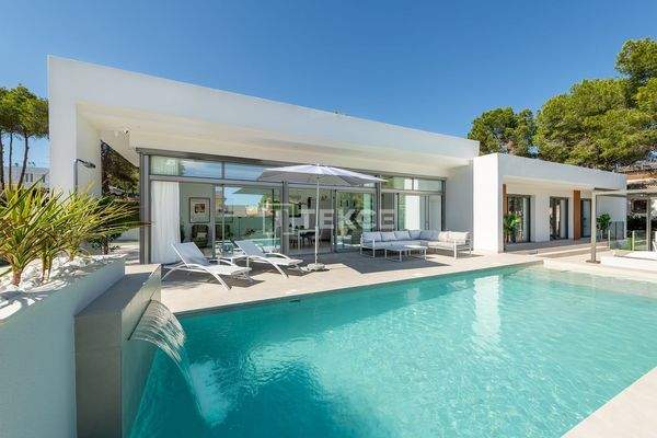 Detached Villas with Private Pools in Pinar de Campoverde Spain