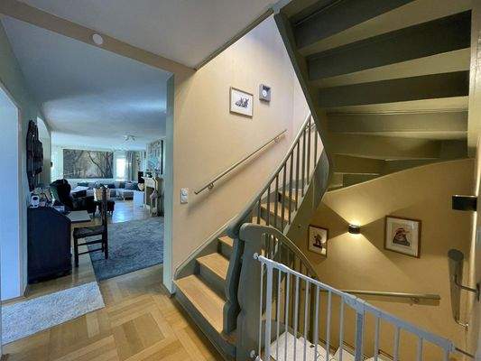 Treppenhaus & Eingangsbereich