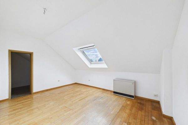 CAM03586G0-PR0057-STILL008