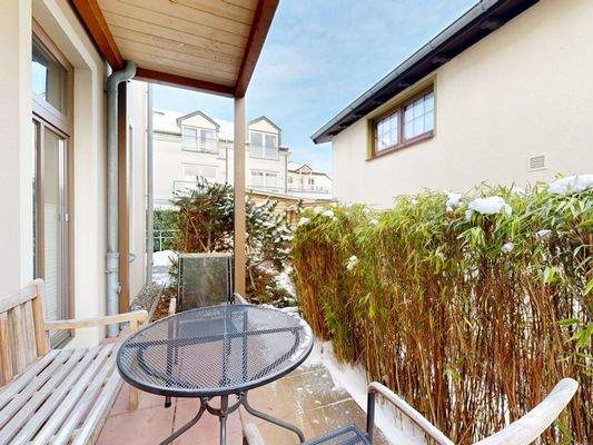 Teilüberdachte Terrasse